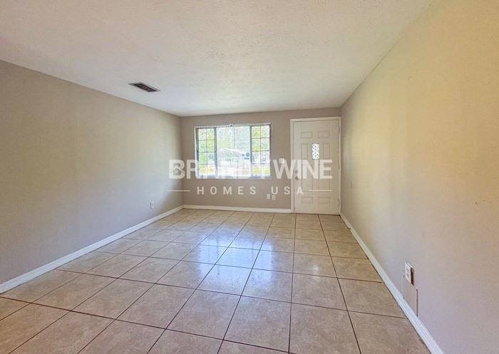 6020 George Wood Ln W - Photo 4 of 18