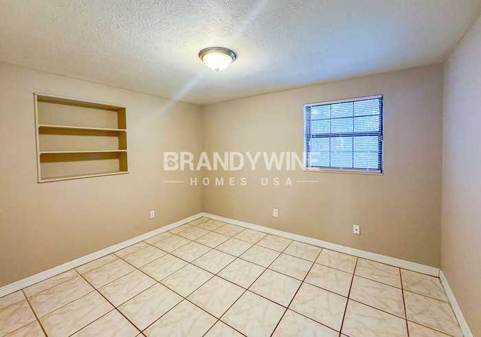 6020 George Wood Ln W - Photo 7 of 18