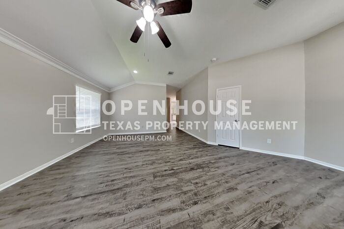 20423 Drakewood Dr - Photo 2 of 25