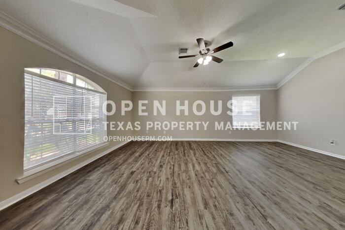 20423 Drakewood Dr - Photo 4 of 25