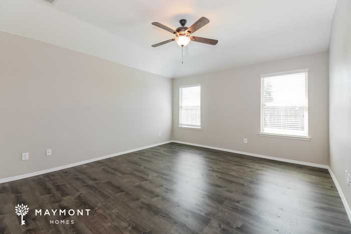251 Oxford Dr - Photo 6 of 12