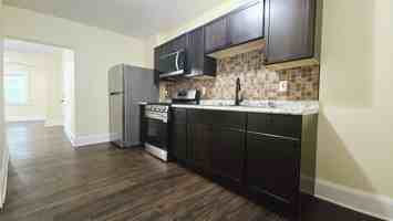 featured image of 2123 7th St