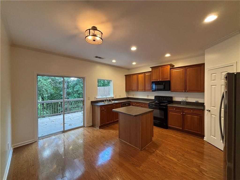 1161 Liberty Pkwy Nw - Photo 5 of 16