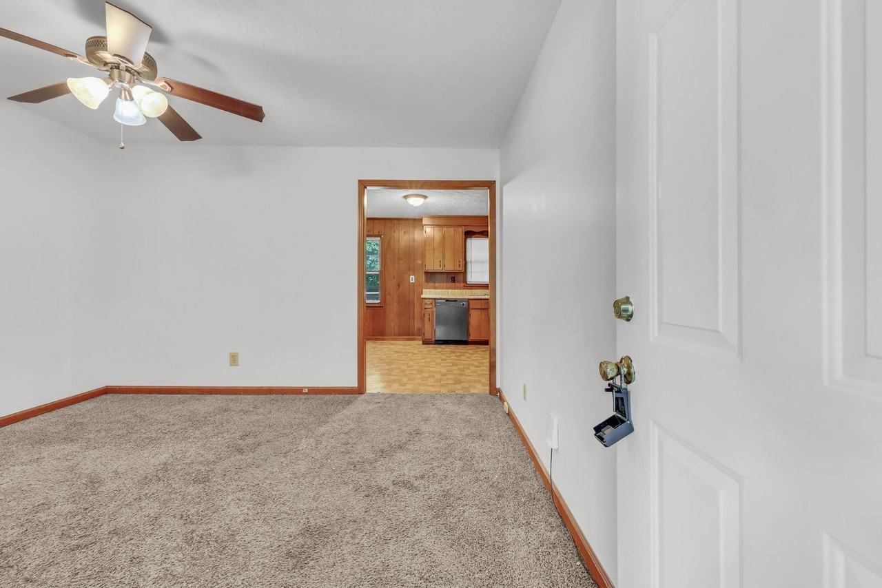 88 Seminole Trl - Photo 2 of 18