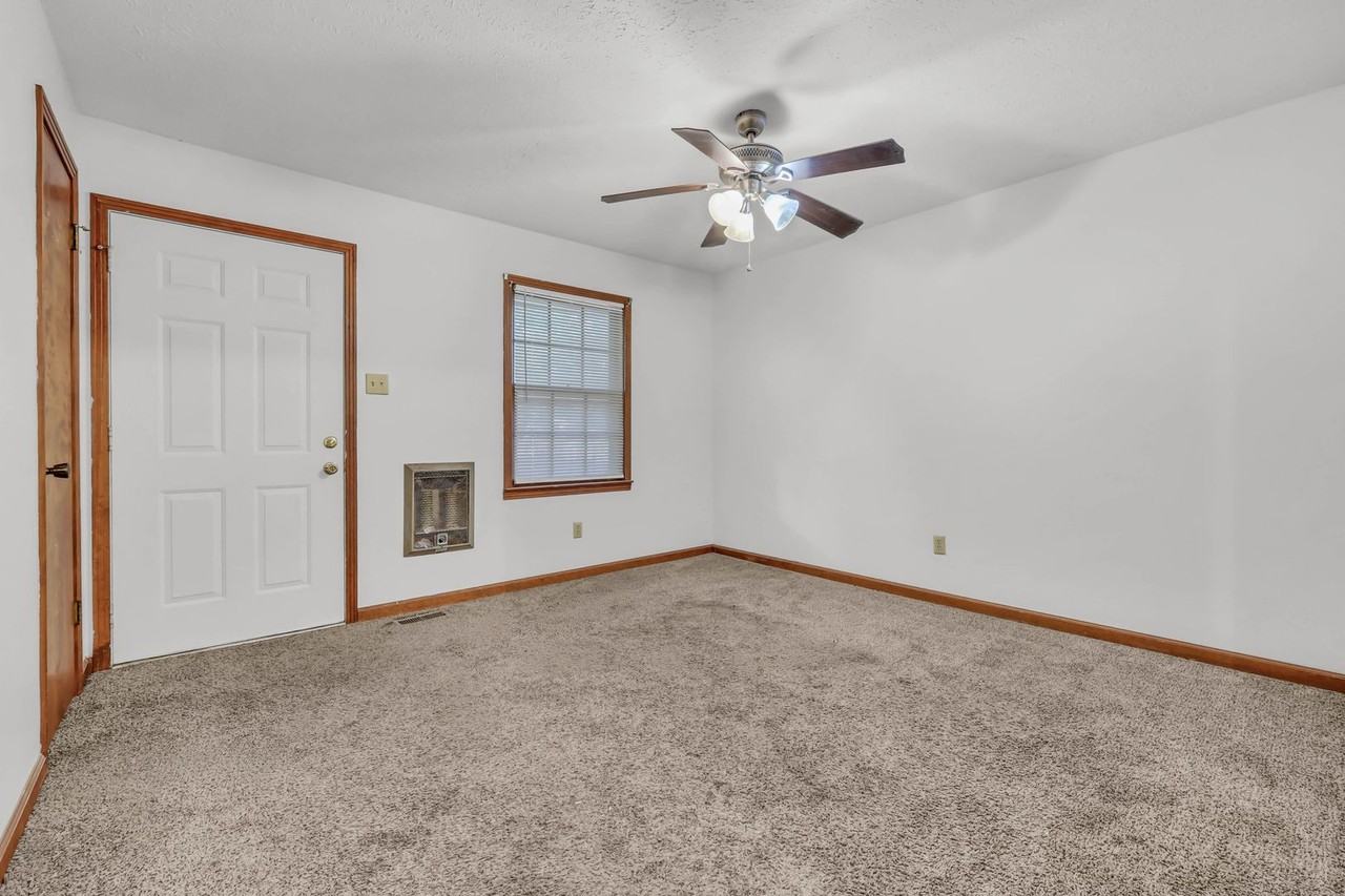 88 Seminole Trl - Photo 3 of 18
