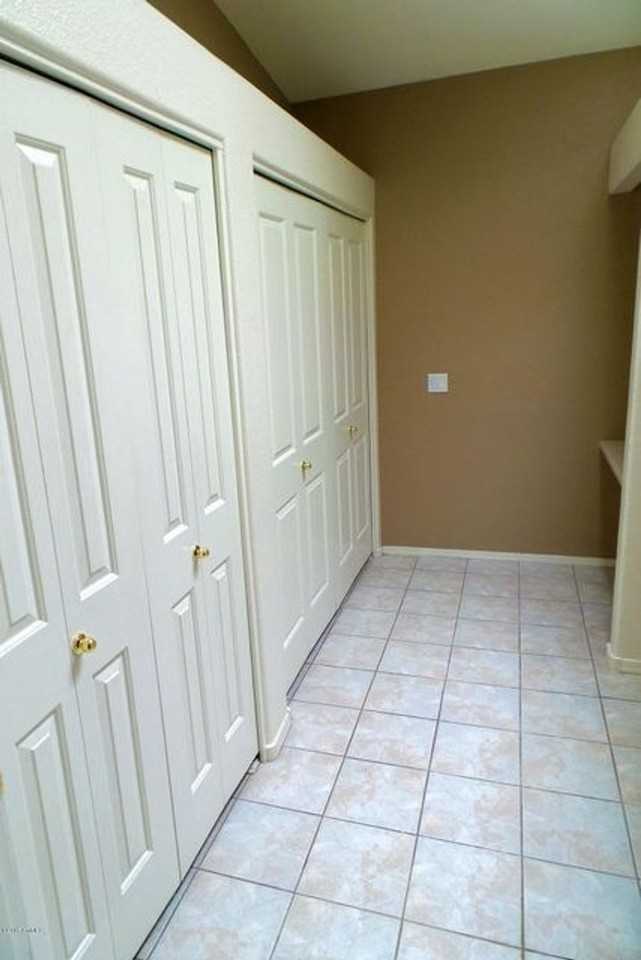 2806 E Karen Dr - Photo 2 of 14