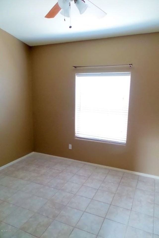 2806 E Karen Dr - Photo 4 of 14