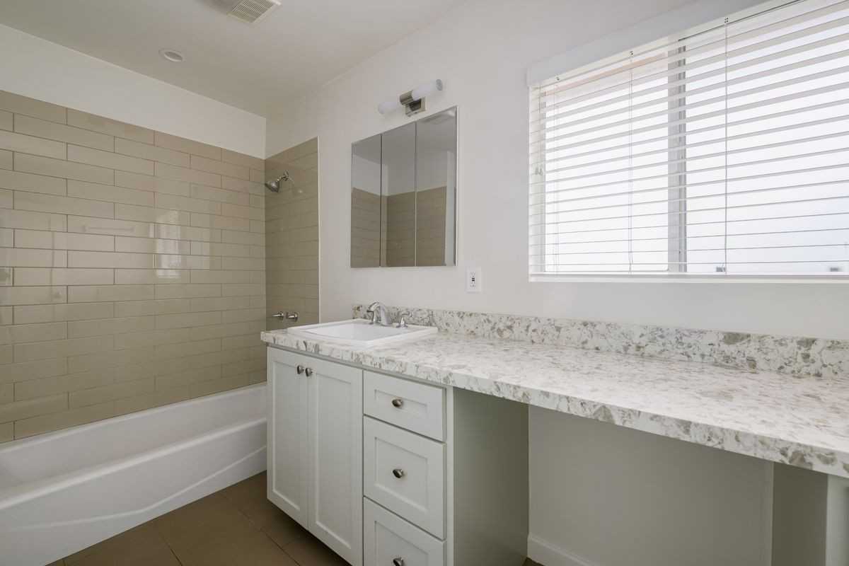 Birdview Ave - Photo 4 of 8