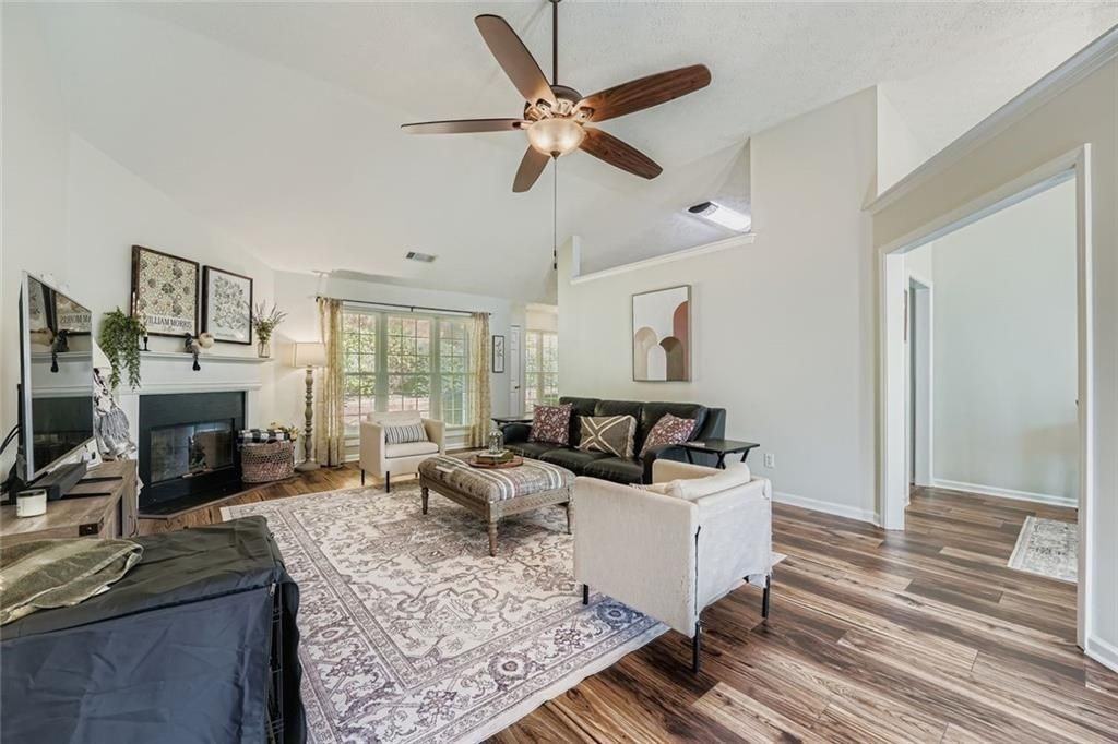 2895 Dogwood Creek Pkwy - Photo 3 of 31