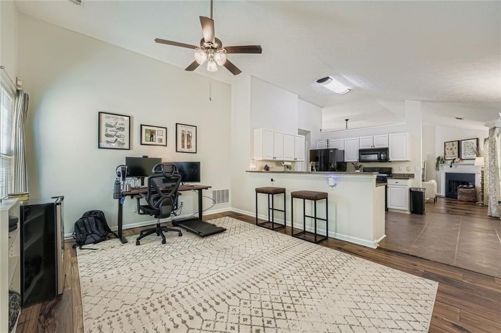 2895 Dogwood Creek Pkwy - Photo 4 of 31