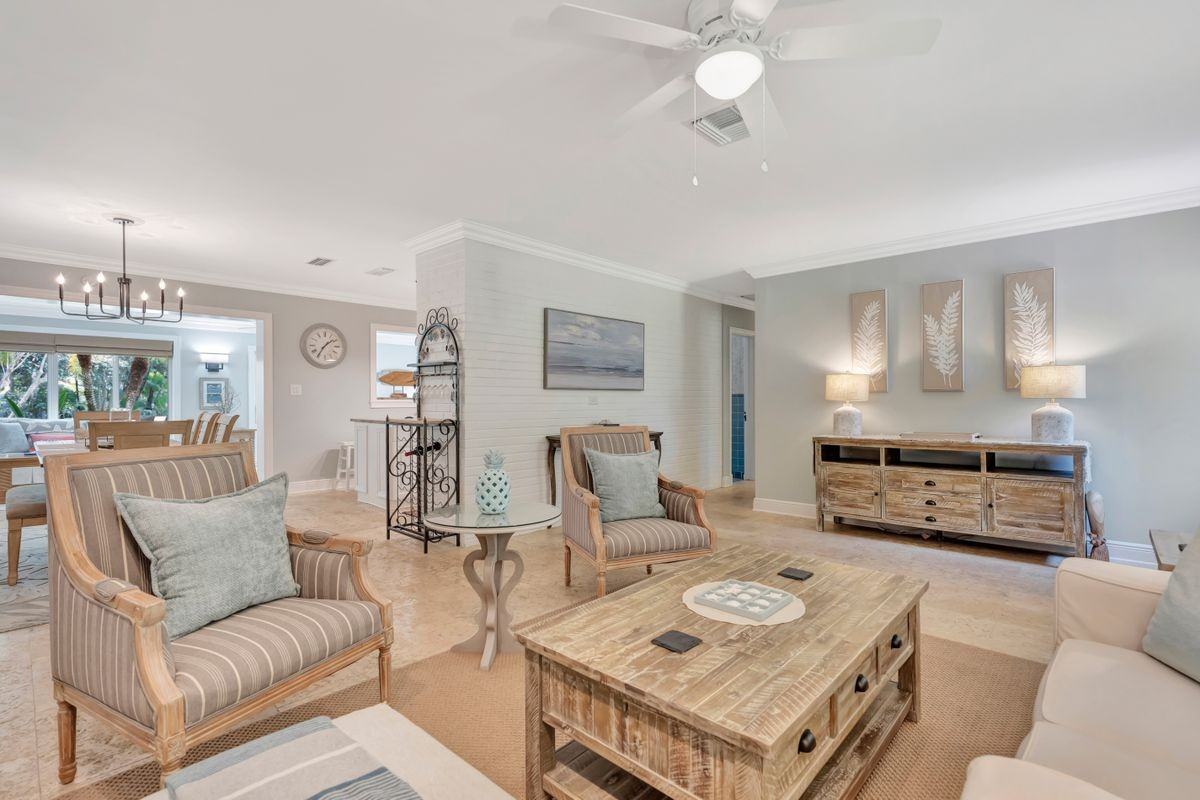 5531 Hibiscus Rd - Photo 4 of 46