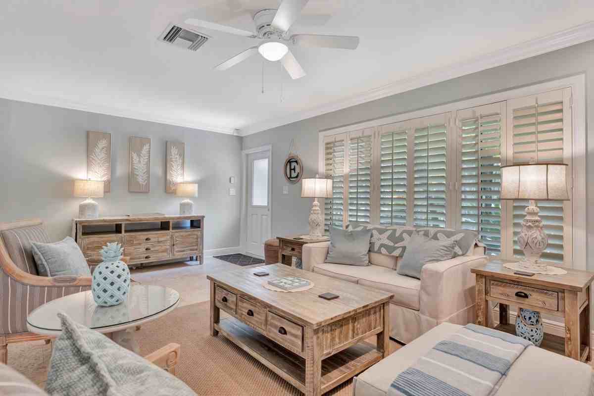 5531 Hibiscus Rd - Photo 5 of 46
