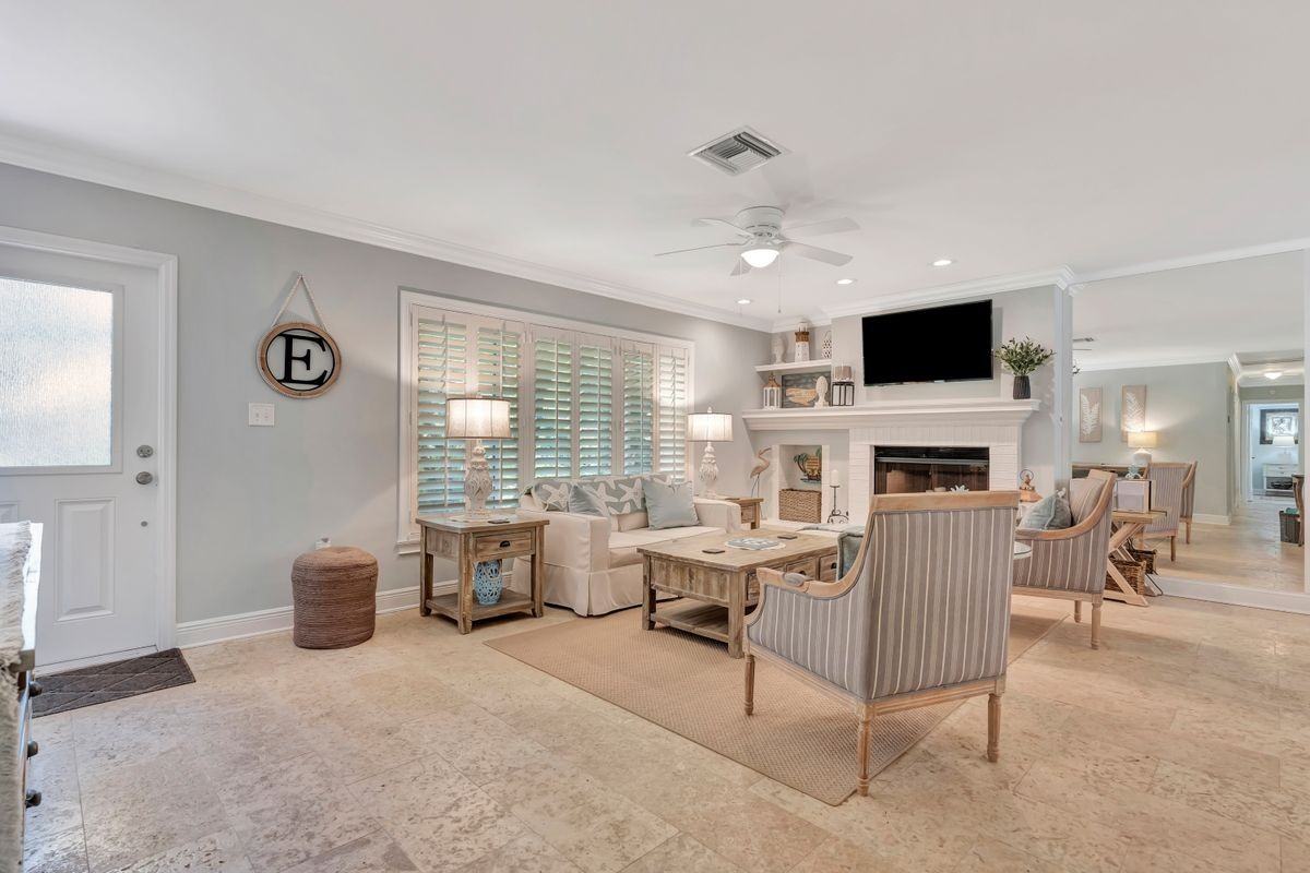 5531 Hibiscus Rd - Photo 7 of 46