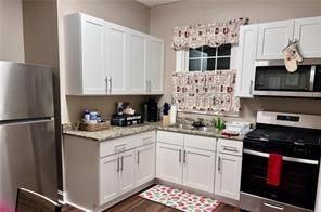 918 Forstall St - Photo 2 of 3