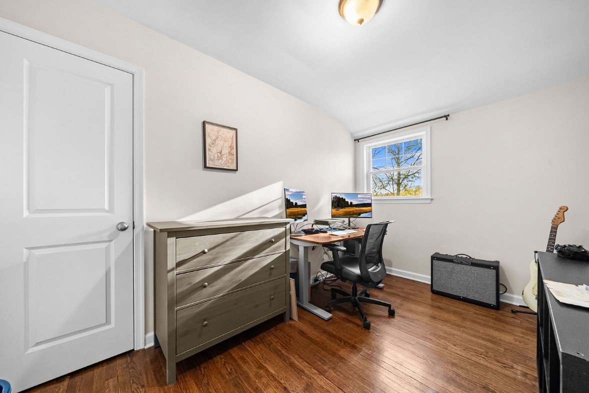 2722 Woodley Pl - Photo 3 of 13