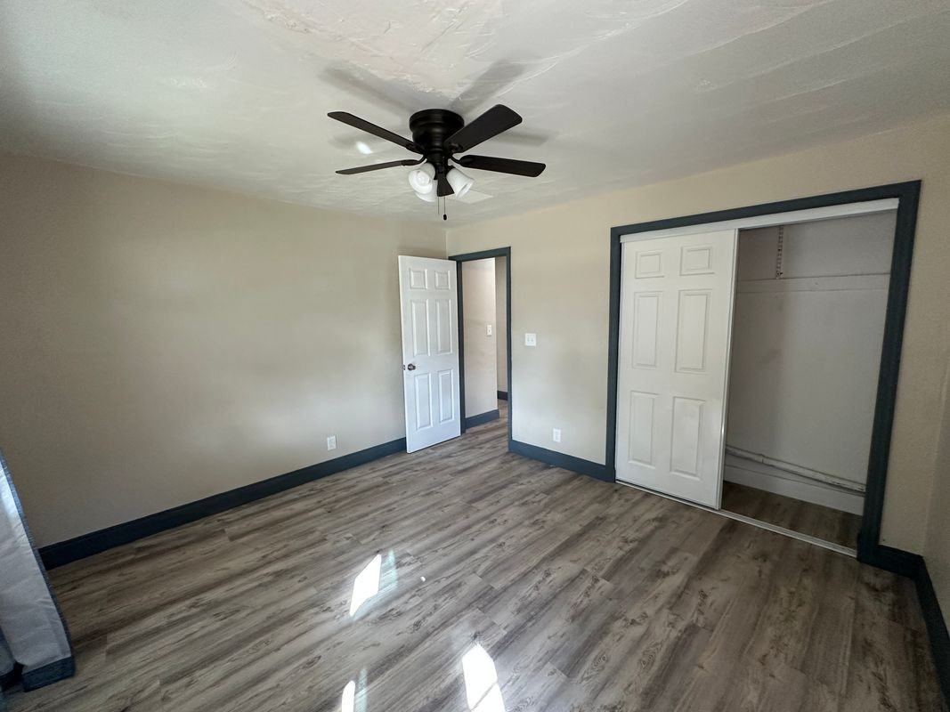 2550 Ne 7th Ter - Photo 6 of 14