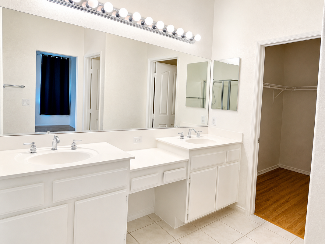 13900 Nelliebell Dr - Photo 6 of 9