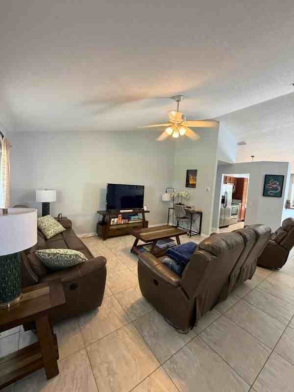152 Meadow Ave - Photo 3 of 42