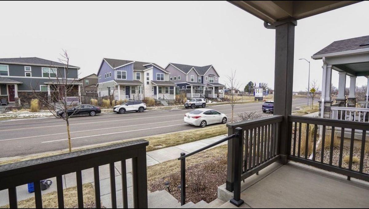 21793 E 8th Ave - Photo 2 of 30