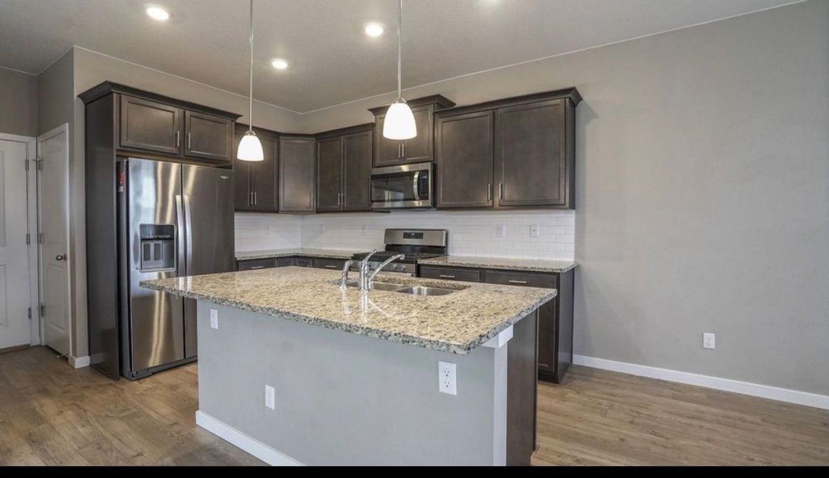 21793 E 8th Ave - Photo 6 of 30