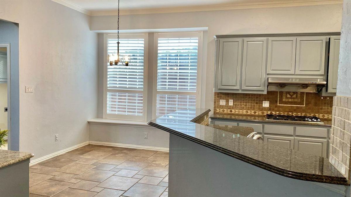 220 Redwood Dr - Photo 4 of 31