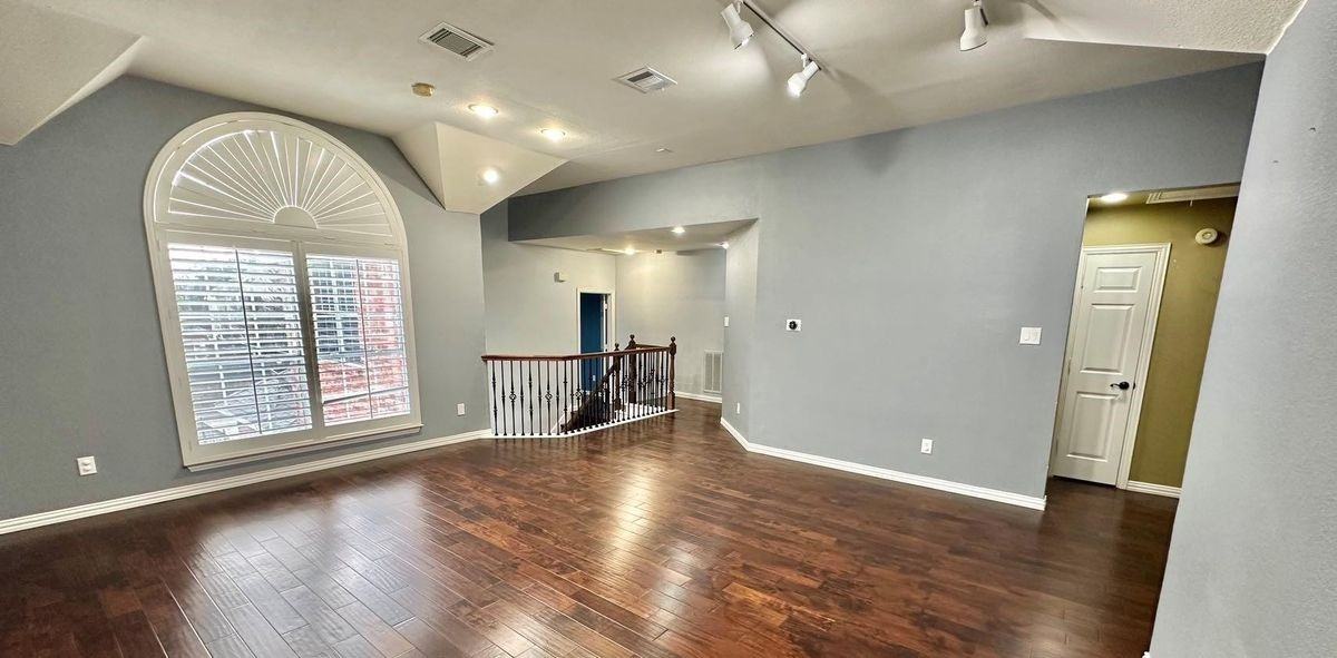 220 Redwood Dr - Photo 5 of 31