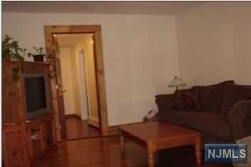99 Lincoln Ave - Photo 3 of 10