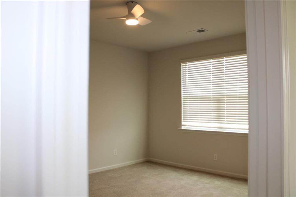 102 Fremont Ln - Photo 7 of 12