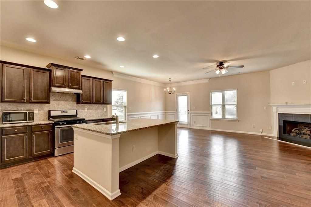 2520 Morgan Chase Dr - Photo 3 of 18