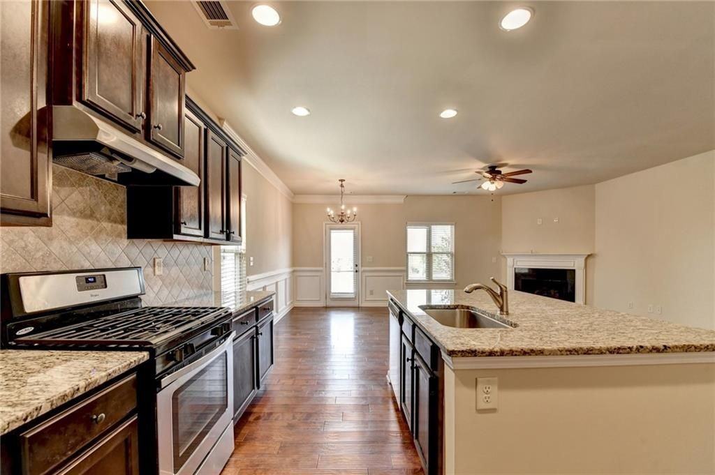 2520 Morgan Chase Dr - Photo 5 of 18