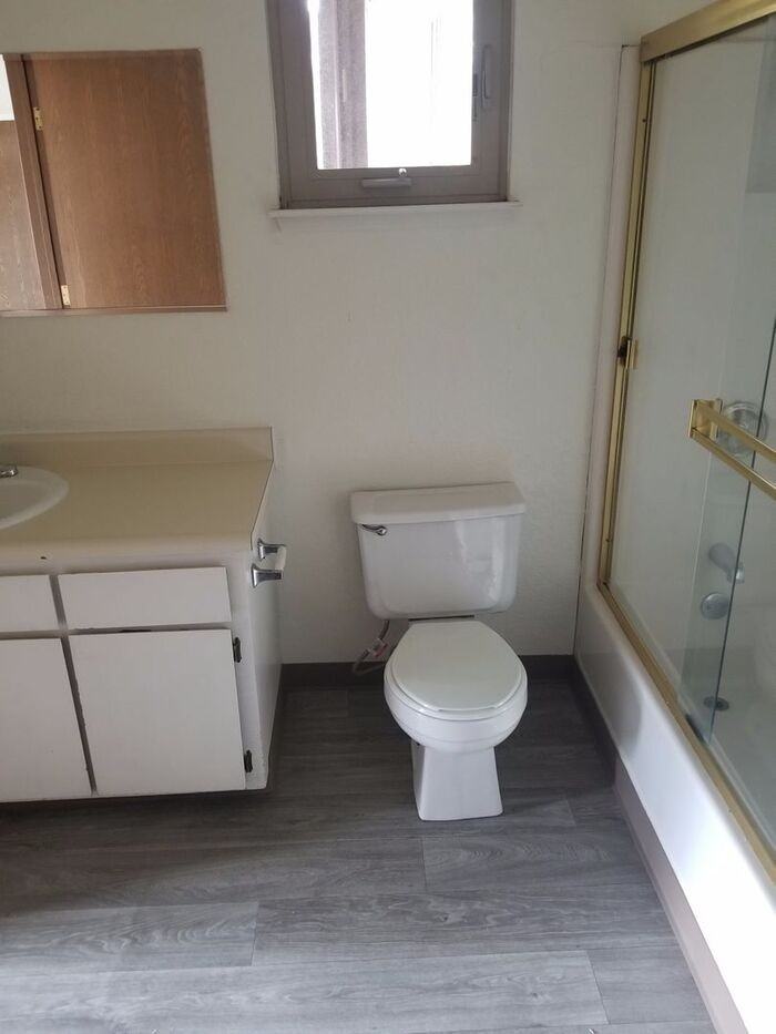 317 19th St - Photo 4 of 7