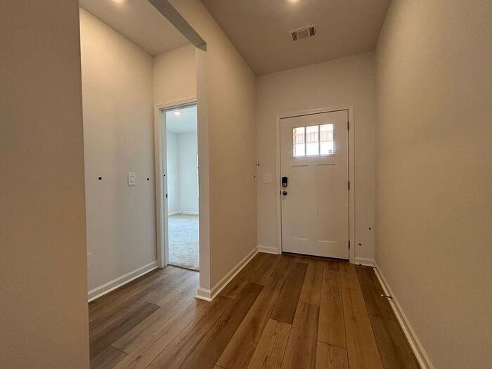 261 Avebury Rd - Photo 3 of 50
