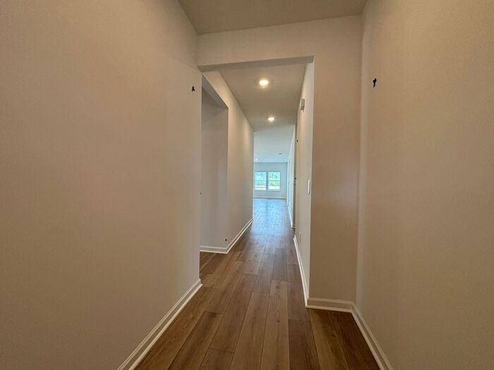 261 Avebury Rd - Photo 4 of 50