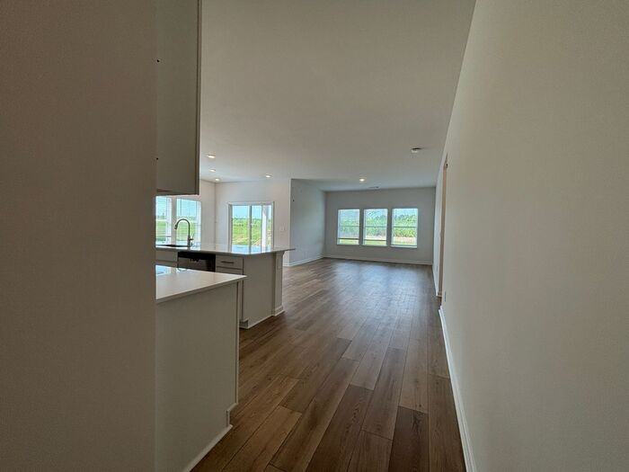 261 Avebury Rd - Photo 5 of 50
