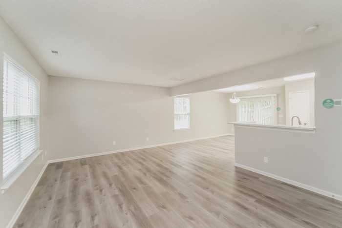 12239 Stewarts Crossing Dr - Photo 6 of 17