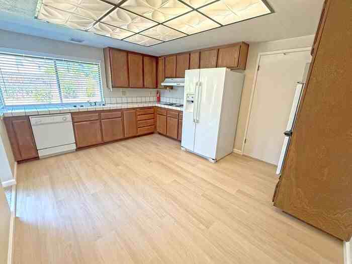 6462 Sproul Ct - Photo 6 of 18