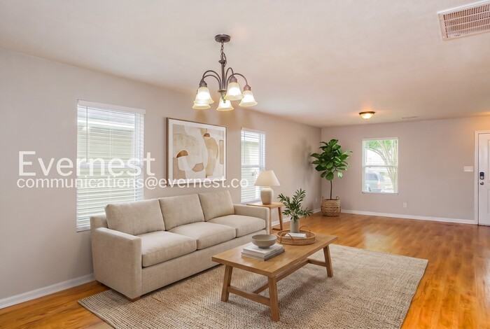 201 Cloverbrook Dr - Photo 4 of 22