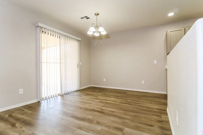 2436 S 71st Dr - Photo 4 of 21