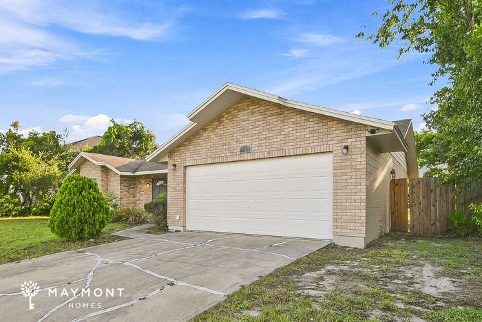 753 Mentmore Cir - Photo 2 of 3