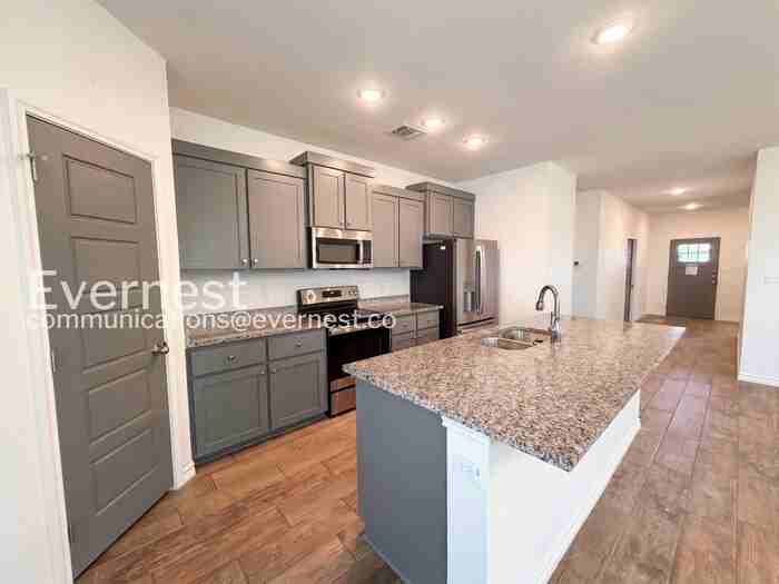 2207 Hornbeam St - Photo 5 of 21
