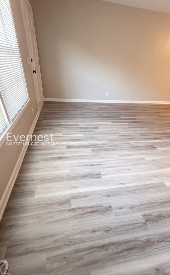 483 Ellenwood Dr - Photo 4 of 23