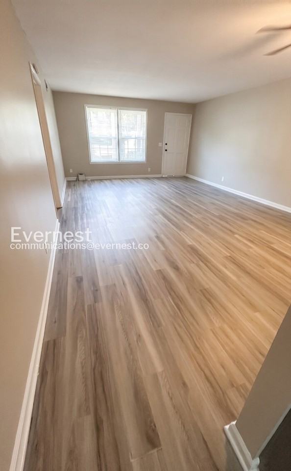 483 Ellenwood Dr - Photo 5 of 23