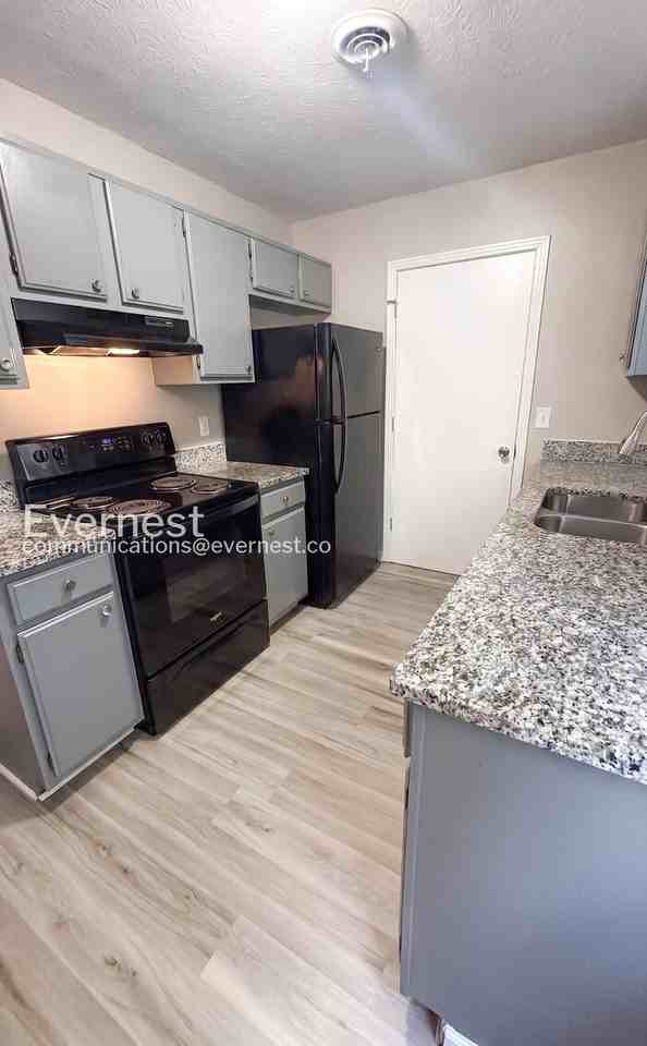 483 Ellenwood Dr - Photo 7 of 23