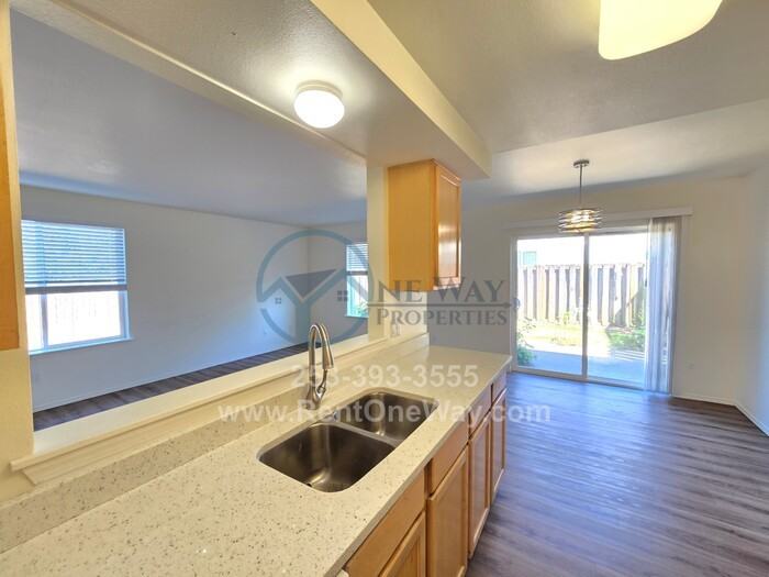 610 11th Ave - Photo 5 of 16