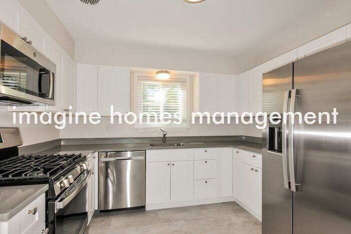 8914 Chickasaw Dr - Photo 4 of 17