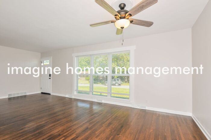 8914 Chickasaw Dr - Photo 5 of 17