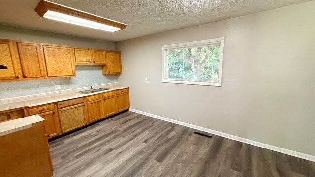 4212 N Sheridan Ave - Photo 5 of 14