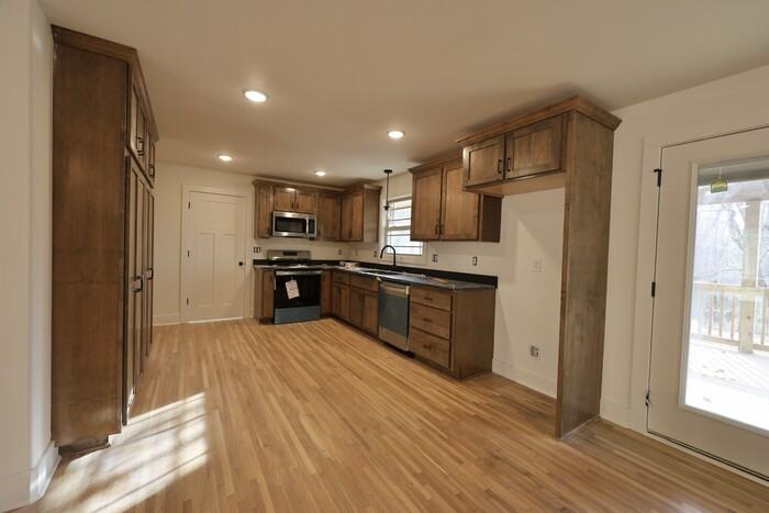 4392 Ashland City Rd - Photo 4 of 17