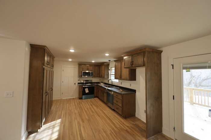 4392 Ashland City Rd - Photo 5 of 17
