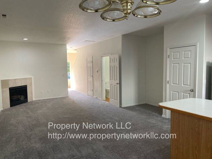 5937 Se 16th Loop - Photo 4 of 15